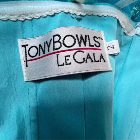 Tony Bowls Le Gala Light Blue Embellished Mermaid Gown Size 2 - Picture 14 of 15